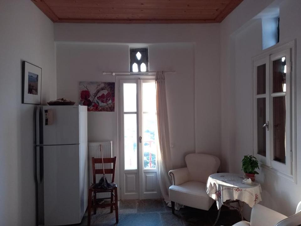 Arthome1 Pánormos Buitenkant foto